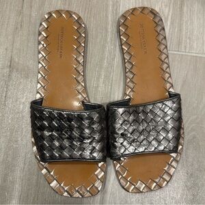 Bottega Veneta Metallic Intrecciato Nappa Flat Sandals in size 38.5